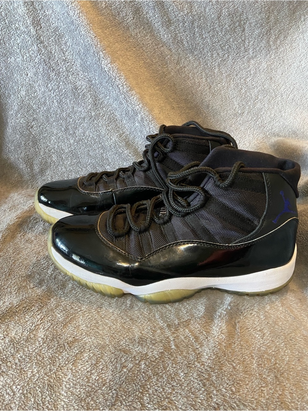 Jordan 11 Space Jam shoes